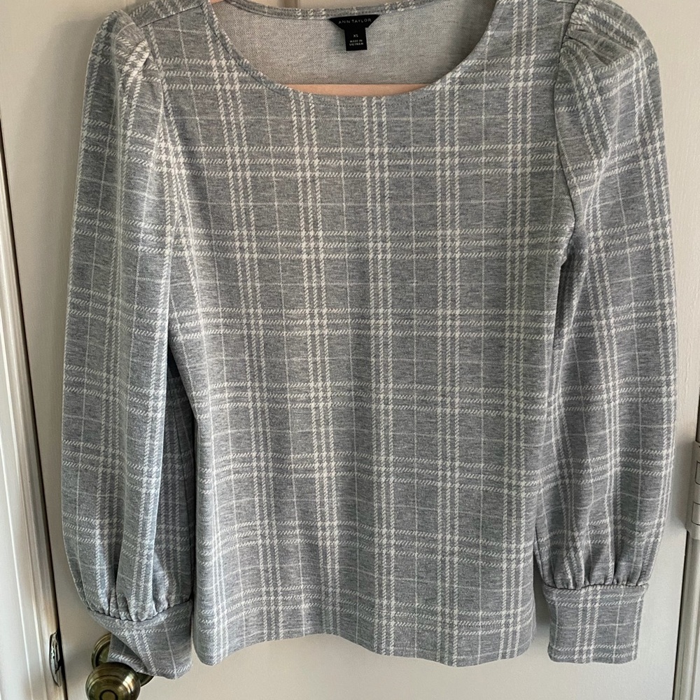 Ann Taylor Gray Plaid Long-Sleeve Puff-Sleeve Top